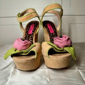 Betsey Johnson Eldoris Floral Wedge Sandal - Rare find